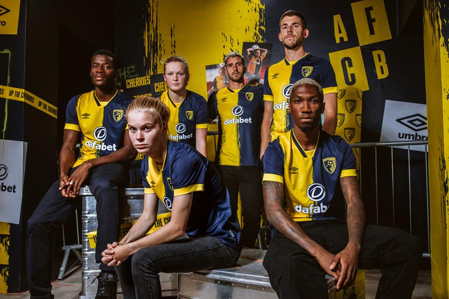 Mariners' new strip unveiled - Central Coast News